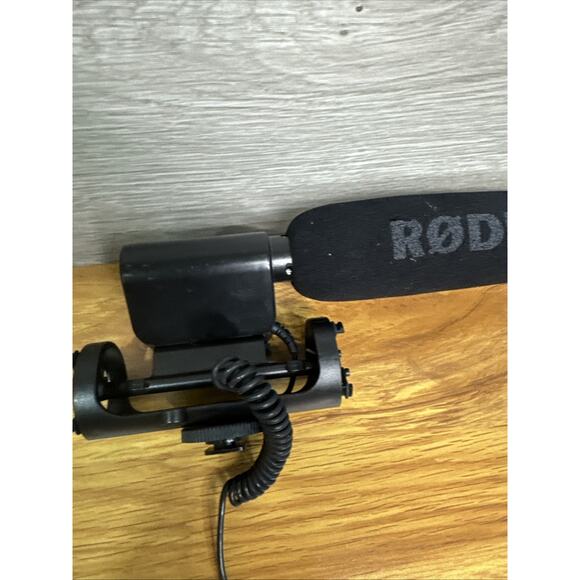 RODE Microphones VideoMic Directional Video Condenser Microphone N3594 - Picture 2 of 7